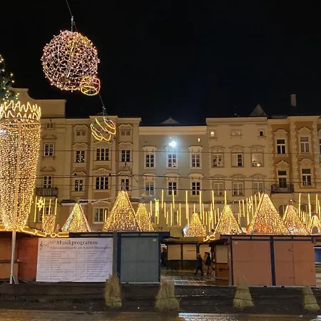 Center - Historisches & Refugium Lägenhet Linz